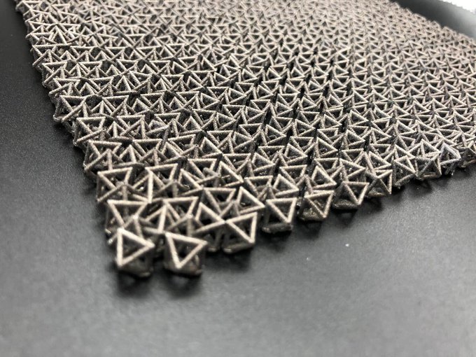 3D-принтер печатает «кольчугу»  переменной жёсткости